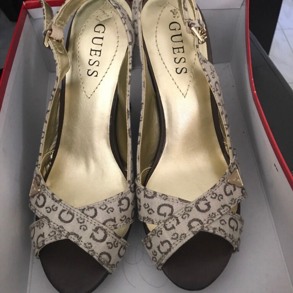 Guess peep toe wedges